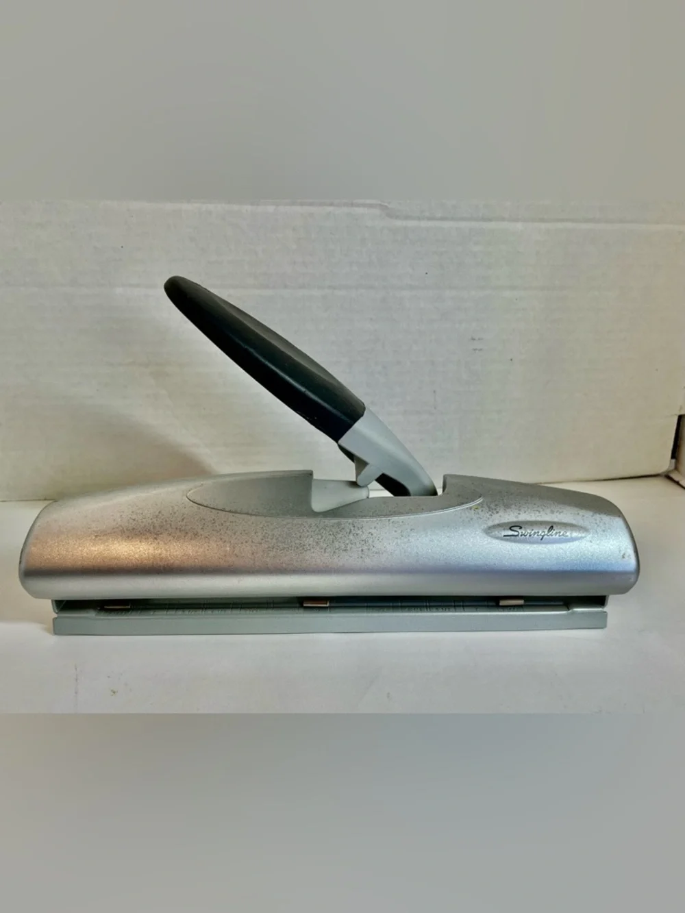 Swingline Silver and Black Heavy-Duty 3-Hole Punch (Mint Condition) (Ergonomic)